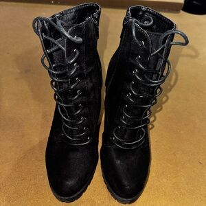 Stylish Black Lace-Up Women's Boots